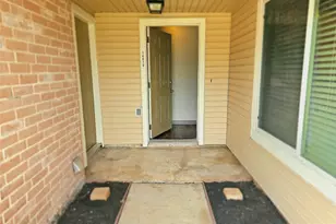 14018 Panhandle Dr, Sugar Land, TX 77498 - Photo 9