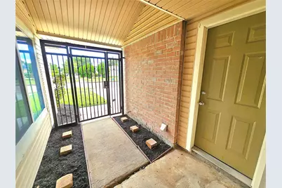 14018 Panhandle Drive, Sugar Land, TX 77498 - Photo 11
