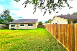 14018 Panhandle Dr, Sugar Land, TX 77498 - Photo 45
