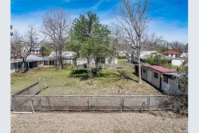 230 Thornton Street, Gonzales, TX 78629 - Photo 9