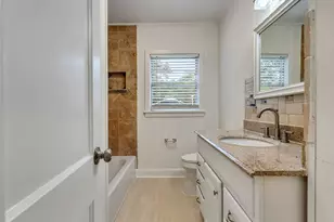 1300 Brazos St, Rosenberg, TX 77471 - Photo 17