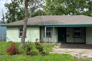 7717 Roswell St, Houston, TX 77022 - Photo 3