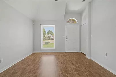 111 Enfield Court, Huntsville, TX 77320 - Photo 3