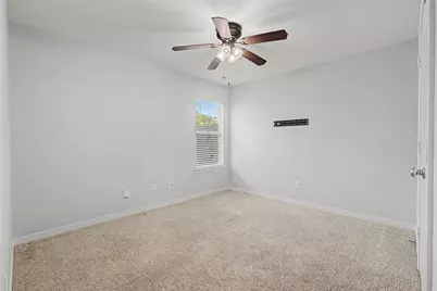 111 Enfield Court, Huntsville, TX 77320 - Photo 11