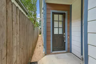 2107 Crockett St, Houston, TX 77007 - Photo 3
