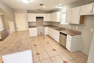 9526 Golden Wood Ln, Houston, TX 77086 - Photo 7