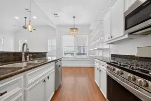 1042 W 25th St, Houston, TX 77008 - Photo 39