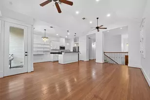 1042 W 25th St, Houston, TX 77008 - Photo 31