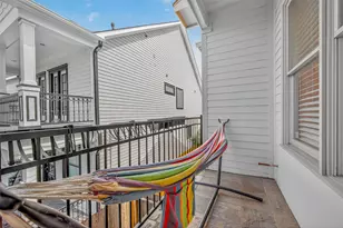 1042 W 25th St, Houston, TX 77008 - Photo 9