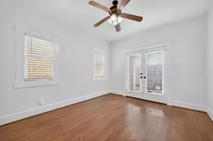 1042 W 25th St, Houston, TX 77008 - Photo 17