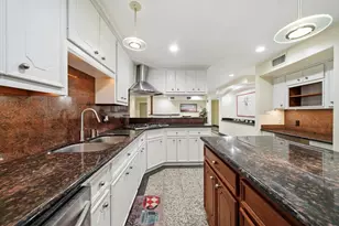 11730 Denise Dr, Houston, TX 77024 - Photo 13