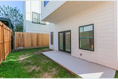 5014 Creekmont Drive, Houston, TX 77091 - Photo 11