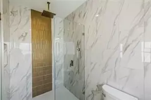 5014 Creekmont Dr, Houston, TX 77091 - Photo 7