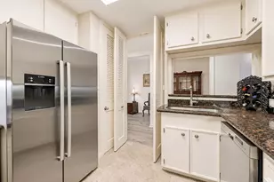 7615 Del Monte Dr, Houston, TX 77063 - Photo 13
