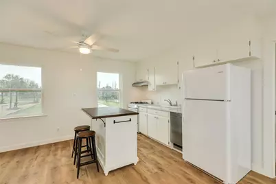 7204 Avenue N 1/2, Galveston, TX 77551 - Photo 29