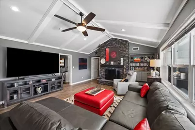 10619 Bordley Drive, Houston, TX 77042 - Photo 19