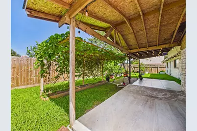 11419 Blackhawk Boulevard, Houston, TX 77089 - Photo 45