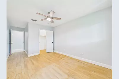 11419 Blackhawk Boulevard, Houston, TX 77089 - Photo 33