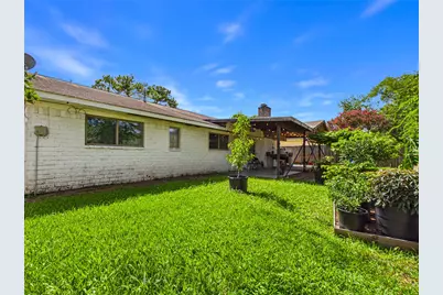 11419 Blackhawk Boulevard, Houston, TX 77089 - Photo 49