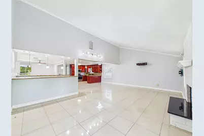 11419 Blackhawk Boulevard, Houston, TX 77089 - Photo 21