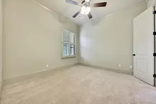 910 Snover St, Houston, TX 77007 - Photo 17