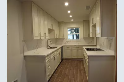 201 Vanderpool Lane #26, Houston, TX 77024 - Photo 7