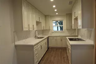 201 Vanderpool Ln, Houston, TX 77024 - Photo 7