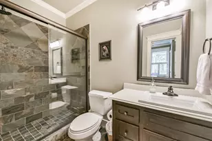 240 E Woodland St, Houston, TX 77009 - Photo 7