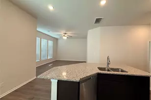 405 Magnolia St, Richwood, TX 77566 - Photo 3