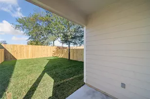 212 W Lewis St, Conroe, TX 77301 - Photo 17