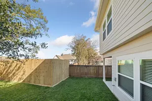 212 W Lewis St, Conroe, TX 77301 - Photo 21