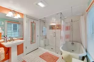 1724 S Ball St, Galveston, TX 77550 - Photo 17