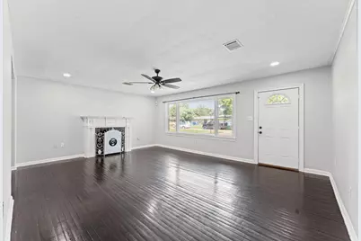 921 22nd Avenue N, Texas City, TX 77590 - Photo 5