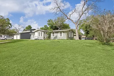 613 Winding Way Street, Lake Jackson, TX 77566 - Photo 1