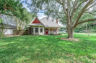 2245 N Austin Ave, Pearland, TX 77581 - Photo 1