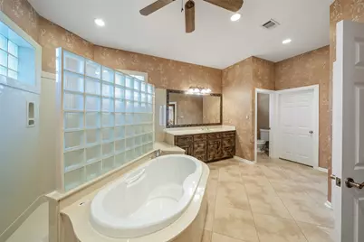 21 Wedgewood Drive W, Montgomery, TX 77356 - Photo 31