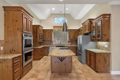 21 Wedgewood Drive W, Montgomery, TX 77356 - Photo 9