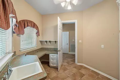 21 Wedgewood Drive W, Montgomery, TX 77356 - Photo 11