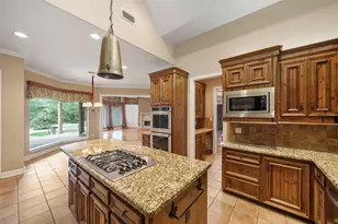 21 Wedgewood Dr W, Montgomery, TX 77356 - Photo 7