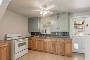 1320 22nd St, Huntsville, TX 77340 - Photo 9