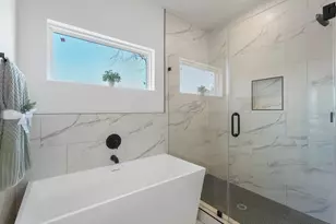 1913 Dewalt St, Houston, TX 77088 - Photo 21