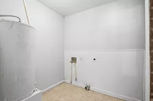 5326 Doulton Dr, Houston, TX 77033 - Photo 13