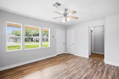 5326 Doulton Drive, Houston, TX 77033 - Photo 3