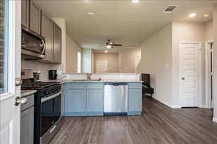 2465 Bull Trout Dr, Conroe, TX 77384 - Photo 9