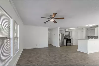 121 Varsity Drive, Huntsville, TX 77340 - Photo 5