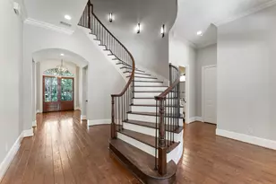 2 Hunnewell Way, The Woodlands, TX 77382 - Photo 9