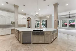 2 Hunnewell Way, The Woodlands, TX 77382 - Photo 11