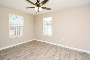 5433 Chennault Rd, Houston, TX 77033 - Photo 13