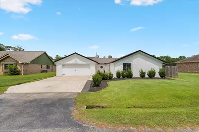 110 Dozent Lane, Baytown, TX 77521 - Photo 1