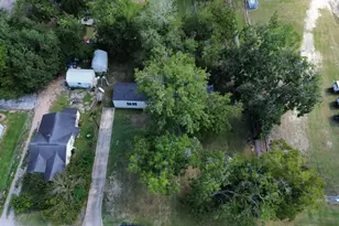 106 Gates St, Devers, TX 77538 - Photo 3